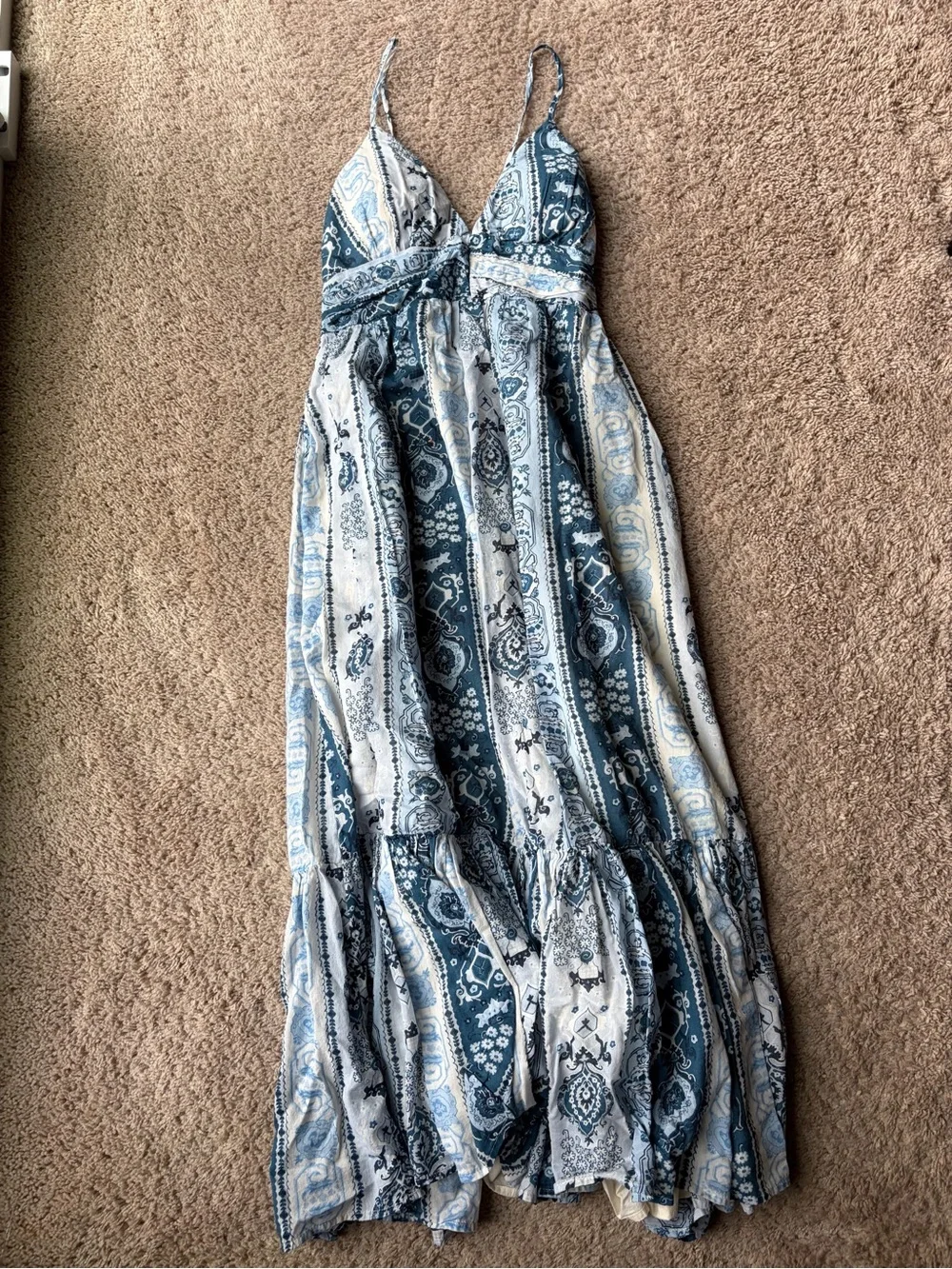 Abercrombie & Fitch Bra-Free Flowy Tie-Back Maxi Dress | Blue Pattern | Medium P